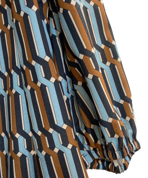 MACKINTOSH（マッキントッシュ）MACKINTOSH (マッキントッシュ) 【婦人画報掲載】ジオメトリックチェーンプリントワンピース ブルー×ブラウン サイズ:40の古着・服飾アイテム