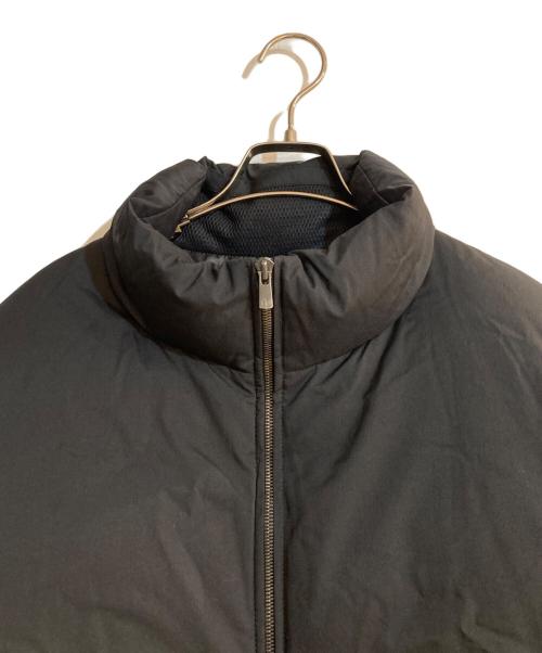 BEAUTY&YOUTH（ビューティーアンドユース）BEAUTY&YOUTH (ビューティーアンドユース) cc (シーシー) スタンドカラー ダウンジャケット 700FP 撥水機能 ブラック サイズ:XLの古着・服飾アイテム