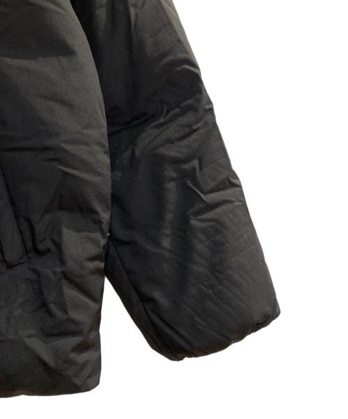 BEAUTY&YOUTH（ビューティーアンドユース）BEAUTY&YOUTH (ビューティーアンドユース) cc (シーシー) スタンドカラー ダウンジャケット 700FP 撥水機能 ブラック サイズ:XLの古着・服飾アイテム