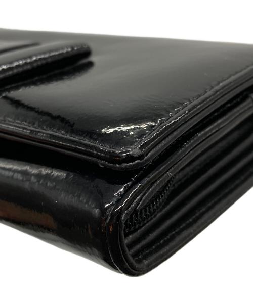 Vivienne Westwood（ヴィヴィアンウエストウッド）Vivienne Westwood (ヴィヴィアンウエストウッド) パテントリボンデザイン長財布の古着・服飾アイテム