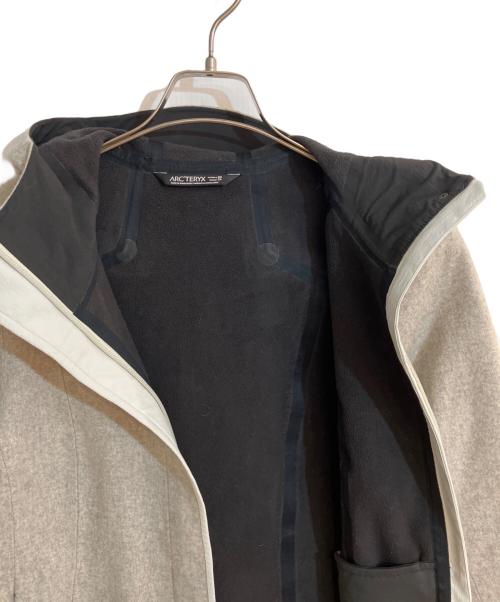 ARC'TERYX（アークテリクス）ARC'TERYX (アークテリクス) EMBRA COAT ベージュ サイズ:XSの古着・服飾アイテム