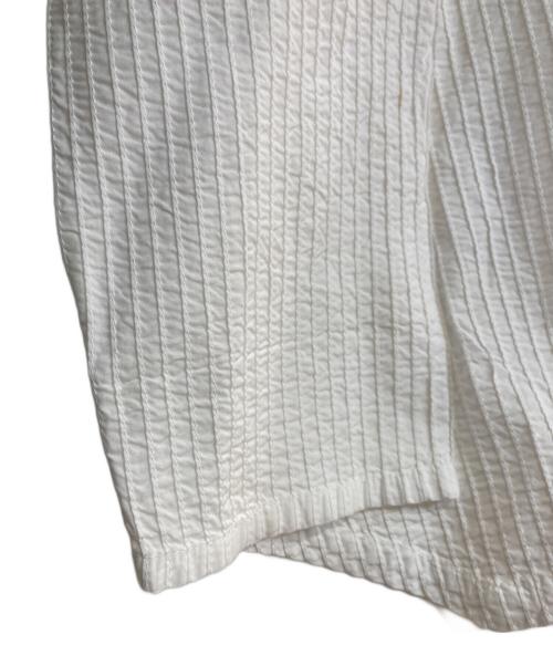 YACCO MARICARD（ヤッコマリカルド）YACCO MARICARD (ヤッコマリカルド) アシンメトリースタンドカラープリーツシャツ ホワイト サイズ:Mの古着・服飾アイテム