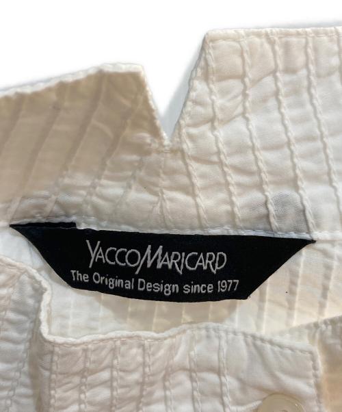 YACCO MARICARD（ヤッコマリカルド）YACCO MARICARD (ヤッコマリカルド) アシンメトリースタンドカラープリーツシャツ ホワイト サイズ:Mの古着・服飾アイテム
