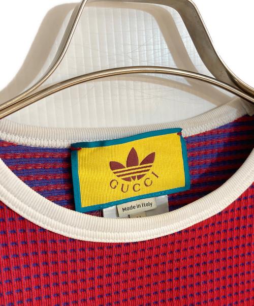 GUCCI（グッチ）GUCCI (グッチ) adidas (アディダス) Red Logo Jacquard Stripe Short Sleeve Sweater レッド サイズ:Mの古着・服飾アイテム