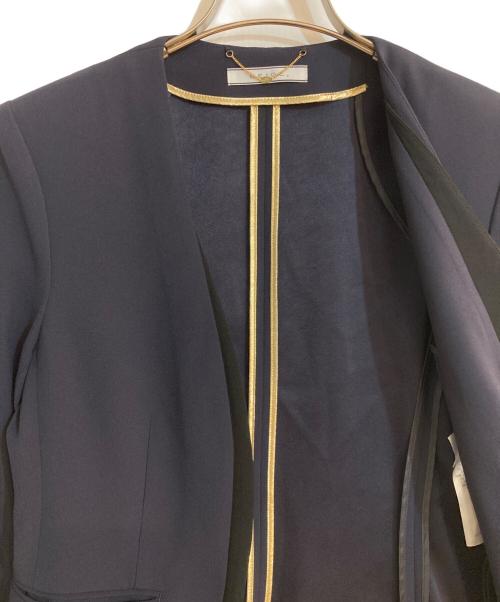 BEIGE（ベイジ）BEIGE (ベイジ) CINDY ノーカラージャケット ネイビー サイズ:４の古着・服飾アイテム