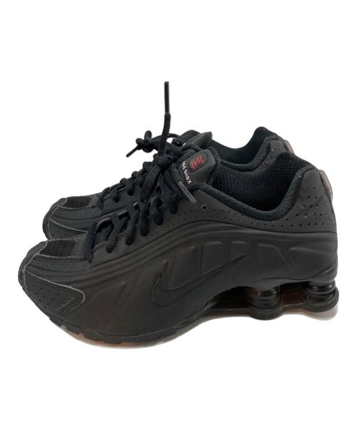 NIKE（ナイキ）NIKE (ナイキ) SHOX R4 BLACK/BLACK-BLACK-MAX ORANGE ブラック サイズ:23の古着・服飾アイテム
