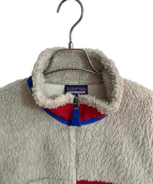 Patagonia（パタゴニア）Patagonia (パタゴニア) クラシックレトロＸジャケット ナチュラル×レッド サイズ:Mの古着・服飾アイテム
