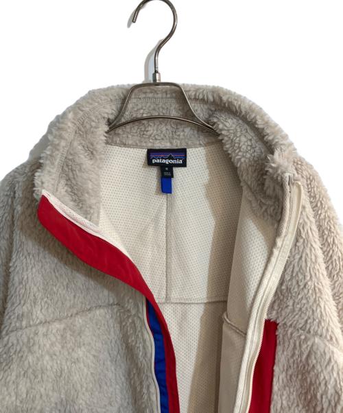 Patagonia（パタゴニア）Patagonia (パタゴニア) クラシックレトロＸジャケット ナチュラル×レッド サイズ:Mの古着・服飾アイテム
