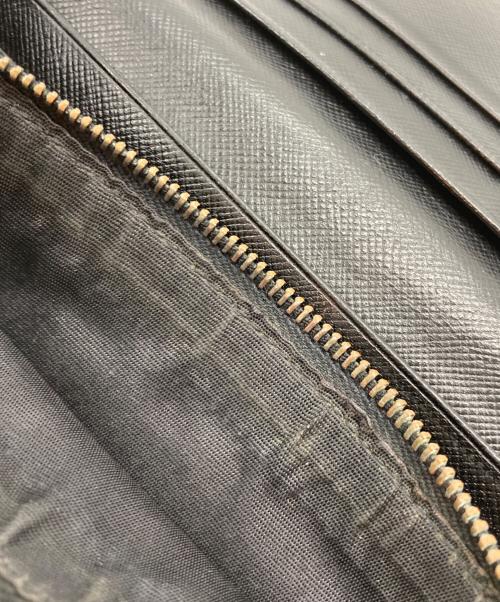 PRADA（プラダ）PRADA (プラダ) 三角ロゴプレート付きサフィアーノ長財布 ブラックの古着・服飾アイテム