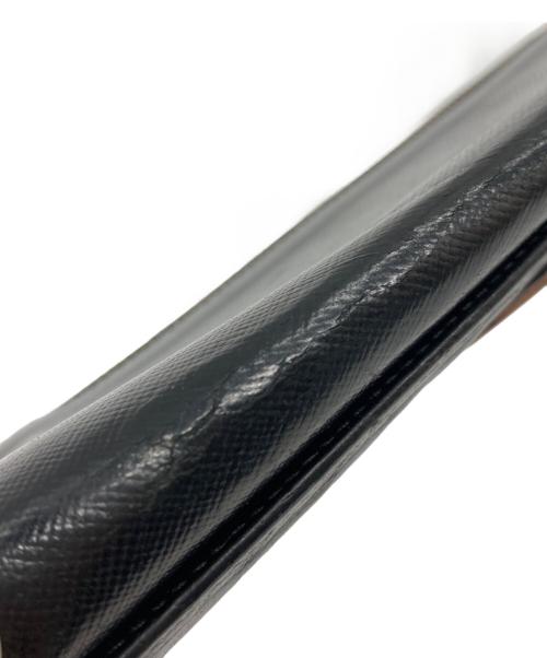 PRADA（プラダ）PRADA (プラダ) 三角ロゴプレート付きサフィアーノ長財布 ブラックの古着・服飾アイテム