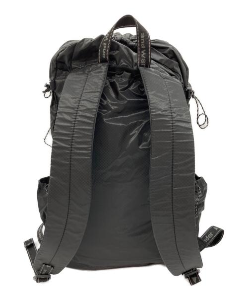 and wander（アンドワンダー）and wander (アンドワンダー) sil daypack ブラックの古着・服飾アイテム