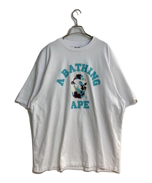 BAPE BY A BATHING APE（ベイプバイアベイシングエイプ）BAPE BY A BATHING APE (ベイプバイアベイシングエイプ) CAMO COLLEGE TEE ホワイト サイズ:2XLの古着・服飾アイテム