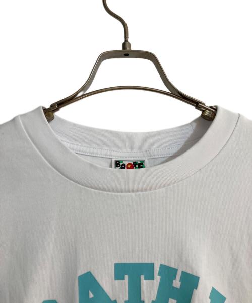 BAPE BY A BATHING APE（ベイプバイアベイシングエイプ）BAPE BY A BATHING APE (ベイプバイアベイシングエイプ) CAMO COLLEGE TEE ホワイト サイズ:2XLの古着・服飾アイテム