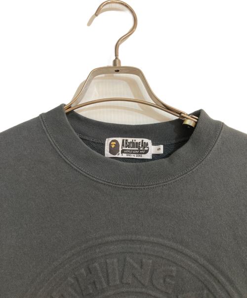 A BATHING APE（アベイシングエイプ）A BATHING APE (アベイシングエイプ) EMBOSS BUSY WORKS CREWNECK SWEATSHIRT グレー サイズ:Sの古着・服飾アイテム