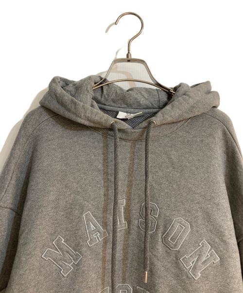 maison kitsune（メゾンキツネ）maison kitsune (メゾンキツネ) VARSITY HOODIE/バーシティフーディ グレー サイズ:Mの古着・服飾アイテム