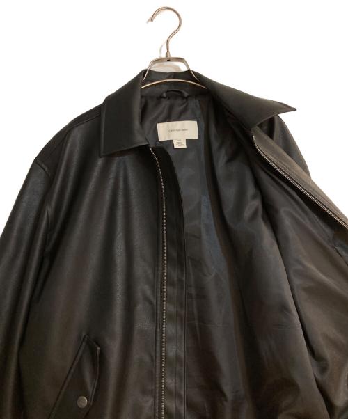 Calvin Klein Jeans（カルバンクラインジーンズ）Calvin Klein Jeans (カルバンクラインジーンズ) フェイクレザーボンバージャケット ブラック サイズ:Sの古着・服飾アイテム