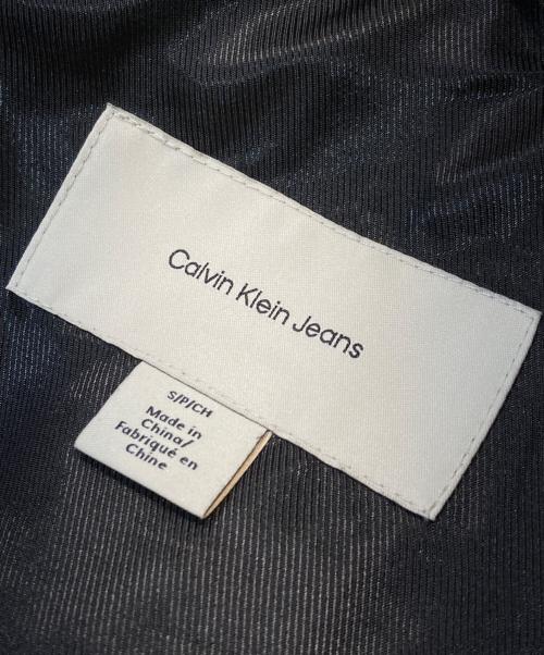 Calvin Klein Jeans（カルバンクラインジーンズ）Calvin Klein Jeans (カルバンクラインジーンズ) フェイクレザーボンバージャケット ブラック サイズ:Sの古着・服飾アイテム