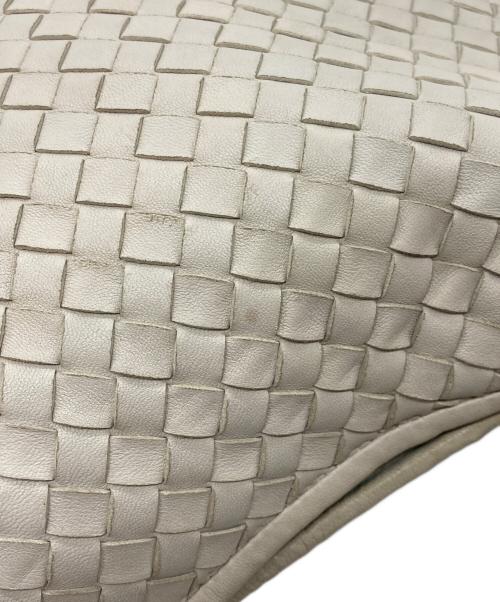 BOTTEGA VENETA（ボッテガベネタ）BOTTEGA VENETA (ボッテガベネタ) イントレチャートホーボーワンショルダーバッグ アイボリーの古着・服飾アイテム