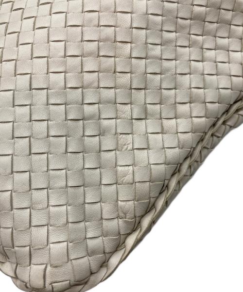BOTTEGA VENETA（ボッテガベネタ）BOTTEGA VENETA (ボッテガベネタ) イントレチャートホーボーワンショルダーバッグ アイボリーの古着・服飾アイテム