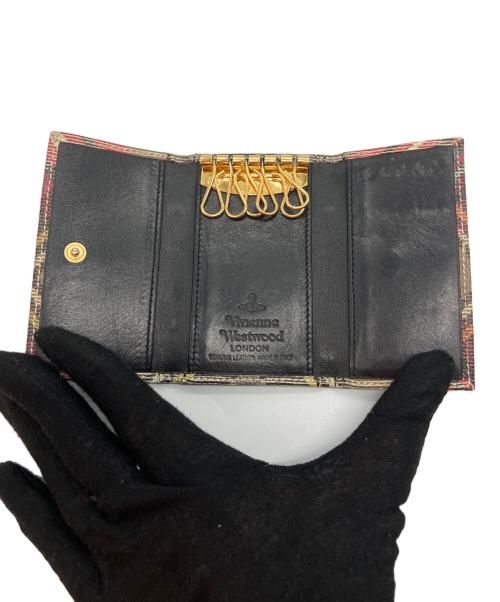 Vivienne Westwood（ヴィヴィアンウエストウッド）Vivienne Westwood (ヴィヴィアンウエストウッド) キーケース ベージュの古着・服飾アイテム