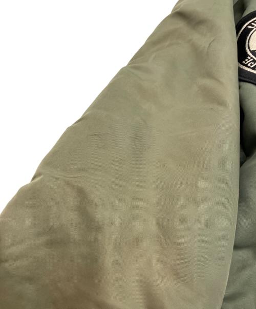 A BATHING APE（アベイシングエイプ）A BATHING APE (アベイシングエイプ) UNDEFEATED (アンディフィーテッド) ワッペン装飾MA-1ジャケット カーキ サイズ:Ｍの古着・服飾アイテム