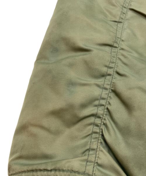 A BATHING APE（アベイシングエイプ）A BATHING APE (アベイシングエイプ) UNDEFEATED (アンディフィーテッド) ワッペン装飾MA-1ジャケット カーキ サイズ:Ｍの古着・服飾アイテム