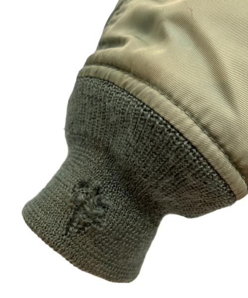 A BATHING APE（アベイシングエイプ）A BATHING APE (アベイシングエイプ) UNDEFEATED (アンディフィーテッド) ワッペン装飾MA-1ジャケット カーキ サイズ:Ｍの古着・服飾アイテム