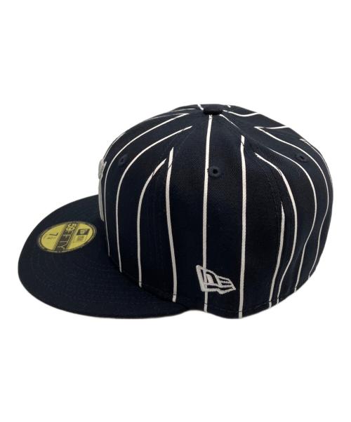 SUPREME（シュプリーム）Supreme (シュプリーム) New Era (ニューエラ) 26SS DEVIL S  LOGO NEW ERA STRIPE ネイビー サイズ:57.7 7 1/4の古着・服飾アイテム