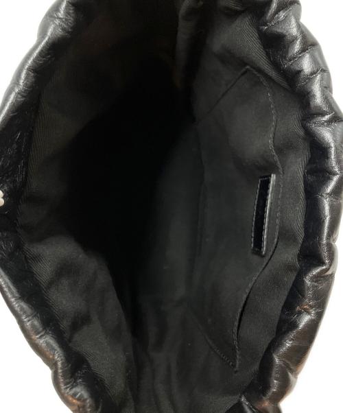 A.P.C.（アーペーセー）A.P.C. (アーペーセー) 巾着レザーショルダーバッグ ブラックの古着・服飾アイテム