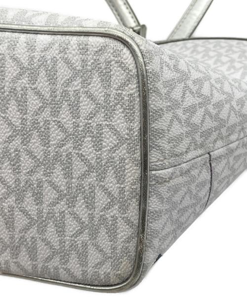 MICHAEL KORS（マイケルコース）MICHAEL KORS (マイケル・コース) Jet Set Girls JST Medium Signature Carry all Tote Logo Bag ホワイトの古着・服飾アイテム