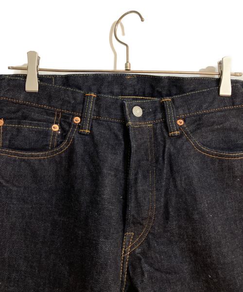 MOMOTARO JEANS（桃太郎ジーンズ）MOMOTARO JEANS (桃太郎ジーンズ) 特濃インディゴ出陣ナローテーパード インディゴ サイズ:W32 未使用品の古着・服飾アイテム