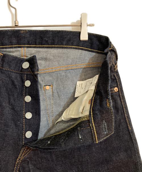 MOMOTARO JEANS（桃太郎ジーンズ）MOMOTARO JEANS (桃太郎ジーンズ) 特濃インディゴ出陣ナローテーパード インディゴ サイズ:W32 未使用品の古着・服飾アイテム