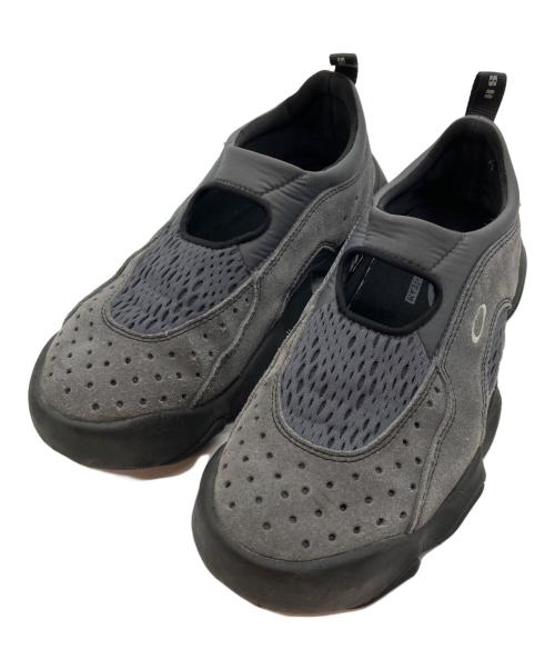 OAKLEY（オークリー）OAKLEY (オークリー) FACTORY TEAM FLESH SANDAL/ファクトリー チーム フレッシュ サンダル グレー サイズ:27cmの古着・服飾アイテム