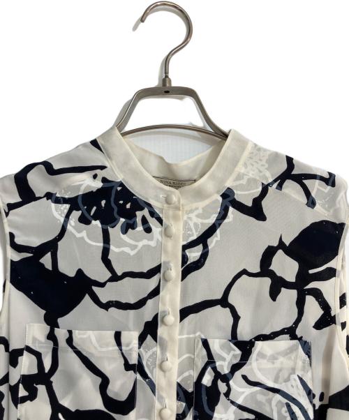 NINA RICCI（ニナリッチ）NINA RICCI (ニナリッチ) 切替シルクプリントノースリーブブラウス ブラック サイズ:36の古着・服飾アイテム