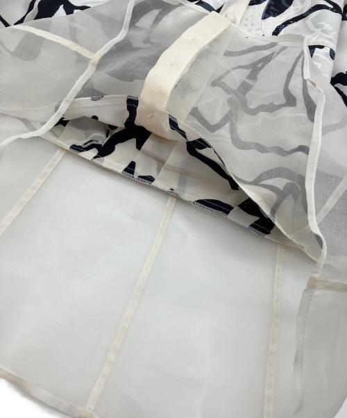 NINA RICCI（ニナリッチ）NINA RICCI (ニナリッチ) 切替シルクプリントノースリーブブラウス ブラック サイズ:36の古着・服飾アイテム