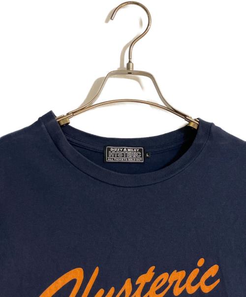 Hysteric Glamour（ヒステリックグラマー）Hysteric Glamour (ヒステリックグラマー) EVERY DAY HOLIDAY Tシャツ ネイビー サイズ:Ｌの古着・服飾アイテム