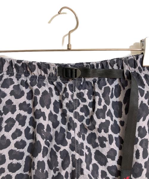 GRAMICCI（グラミチ）GRAMICCI (グラミチ) レオパード柄ハーフパンツ グレー サイズ:2XLの古着・服飾アイテム