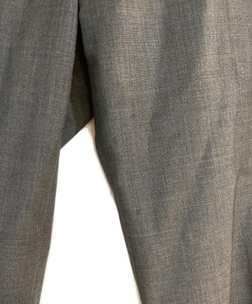 ARMANI COLLEZIONI（アルマーニ コレツィオーニ）ARMANI COLLEZIONI (アルマーニ コレツィオーニ) セットアップスーツ グレー サイズ:46の古着・服飾アイテム