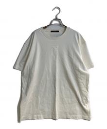 LOUIS VUITTON（ルイ ヴィトン）の古着「エンボスLVTシャツ」｜ホワイト