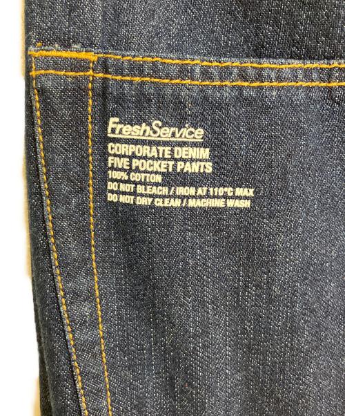 FreshService（フレッシュサービス）FreshService (フレッシュサービス) CORPORATE DENIM FIVE POCKET PANTS インディゴ サイズ:Mの古着・服飾アイテム