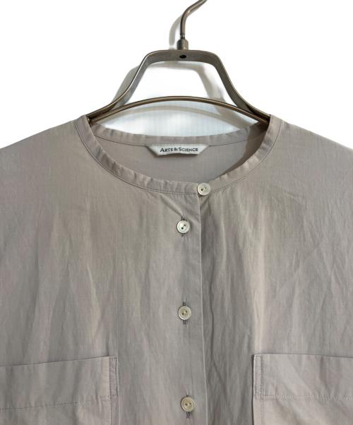 ARTS&SCIENCE（アーツアンドサイエンス）ARTS&SCIENCE (アーツアンドサイエンス) 25SS ノーカラーシャツワンピース ベージュ サイズ:1の古着・服飾アイテム