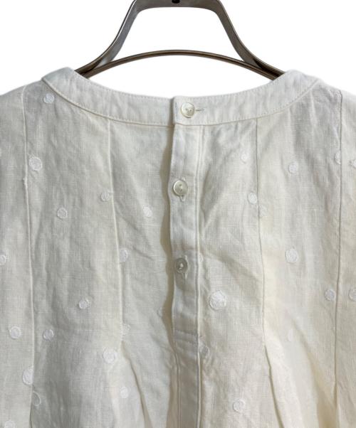 nofl（ノフル）nofl (ノフル) リネンドット刺繍タックワンピース ホワイト サイズ:M 未使用品の古着・服飾アイテム
