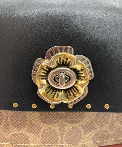 COACH（コーチ）COACH (コーチ) フラワーモチーフ パーカーウィズボーダー リベットアンドスネークスキン チェーン ショルダーバッグ ブラック×ブラウンの古着・服飾アイテム