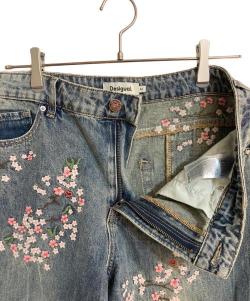 Desigual（デシグアル）Desigual (デシグアル) 桜フルイドデニムパンツ スカイブルー サイズ:44の古着・服飾アイテム