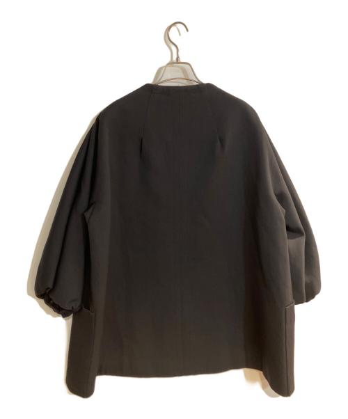 GIAMBATTISTA VALLi（ジャンバティスタ・バリ）GIAMBATTISTA VALLi (ジャンバティスタ・バリ) ノーカラーハーフコート ブラック サイズ:Mの古着・服飾アイテム