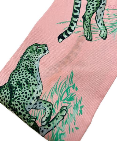 HERMES（エルメス）HERMES (エルメス) Maxi-twilly slim Cheetahs/マキシツイリー スリム チーター ピンクの古着・服飾アイテム