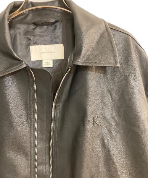Calvin Klein Jeans（カルバンクラインジーンズ）Calvin Klein Jeans (カルバンクラインジーンズ) フェイクレザーボンバージャケット ブラック サイズ:Mの古着・服飾アイテム