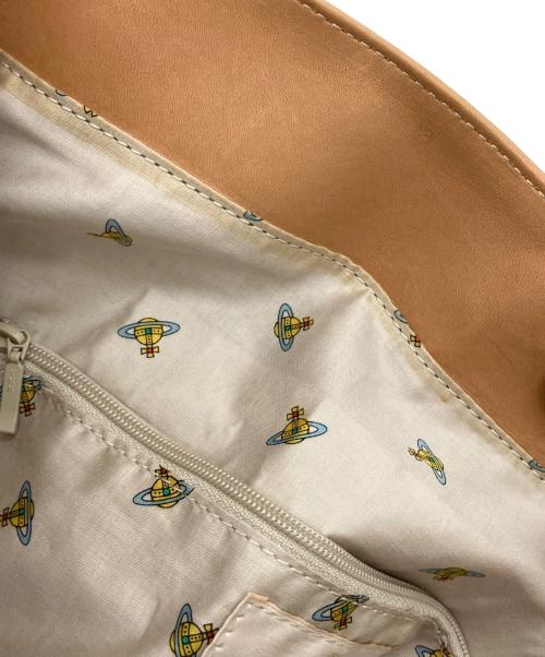 Vivienne Westwood（ヴィヴィアンウエストウッド）Vivienne Westwood (ヴィヴィアンウエストウッド) オーブエンボスレザーショルダーバッグ オレンジの古着・服飾アイテム