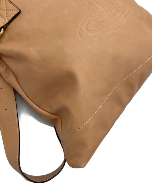 Vivienne Westwood（ヴィヴィアンウエストウッド）Vivienne Westwood (ヴィヴィアンウエストウッド) オーブエンボスレザーショルダーバッグ オレンジの古着・服飾アイテム