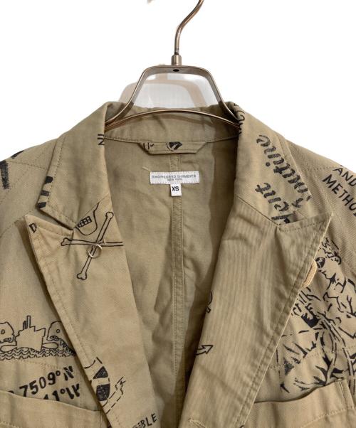 Engineered Garments（エンジニアド ガーメンツ）Engineered Garments (エンジニアド ガーメンツ) BEDFORD JACKET -GRAFFITI PRINT FLAT TWILL- ベージュ サイズ:XSの古着・服飾アイテム